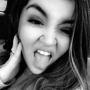 Meet your Posher, Yoselin